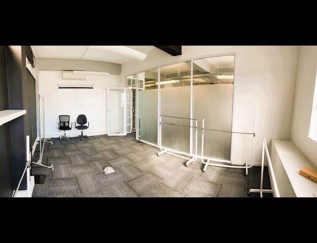 156M² OFFICE TO LET IN WOODSTOCK